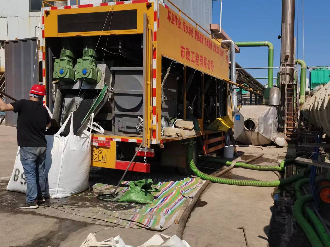 承留镇淤泥压干处理